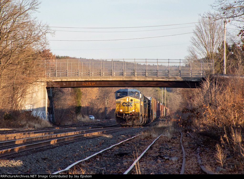 M427 (Portland, ME to Selkirk) passes under Stone Street 